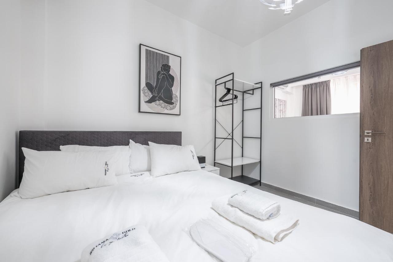 Iguana Gold Luxury Suites 2 Atina Dış mekan fotoğraf